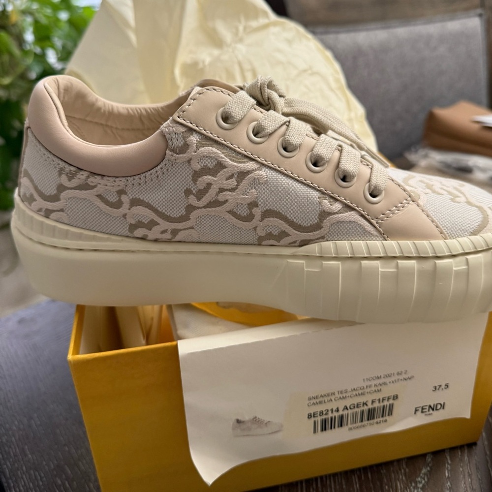 Fendi Women's Cream and White Sneakers